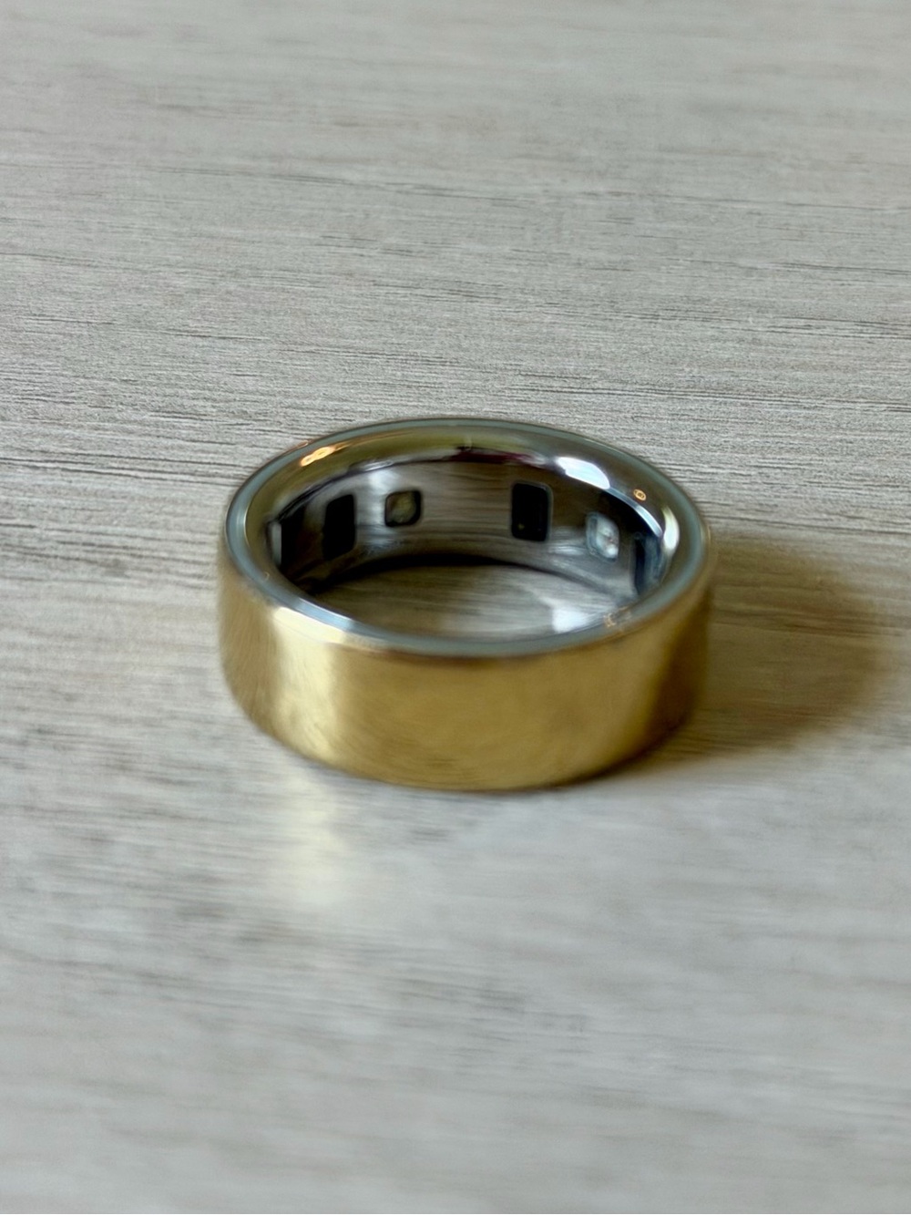 Oura Smart Ring 4 in Gold - Size 9 - Picture 2 of 9